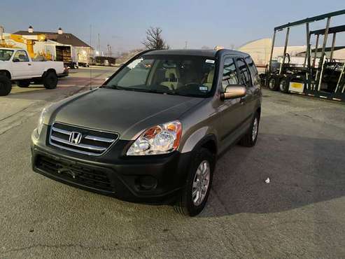 2005 Honda CR-V CLEAN - cars & trucks - by owner - vehicle... for sale in Lake Bluff, IL