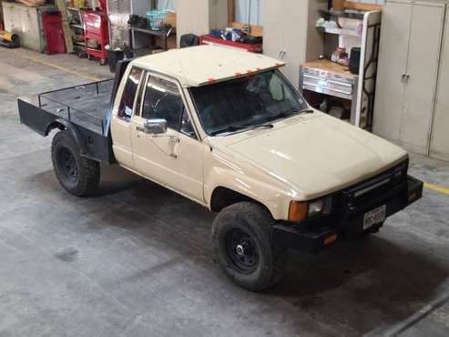 1986 Toyota Pickup 4x4 - cars & trucks - by owner - vehicle... for sale in Judson, TX