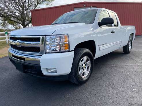 2009 Chevrolet Silverado 8ft Bed - cars & trucks - by owner -... for sale in Round Rock, TX