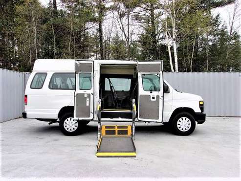 2008 FORD E 250 SUPER DUTY EXTENDED WHEELCHAIR VAN HANDICAP - cars & for sale in Brentwood, NH