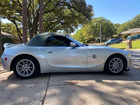 2005 BMW Z4 2.5 - cars & trucks - by owner - vehicle automotive sale for sale in Arlington, TX
