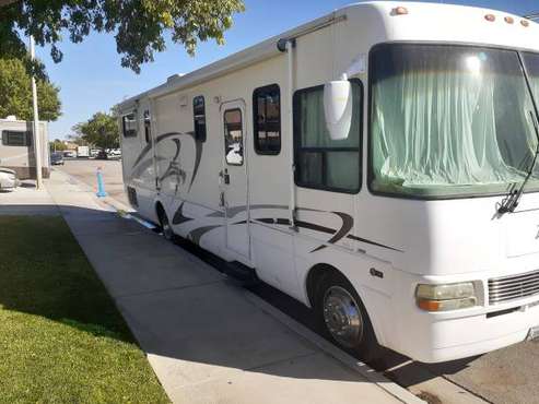 2004 National Dolphin Motorhome for sale in Palmdale, CA