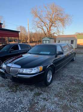 1999 LINCOLN TOWNCAR 6 PASSENGER LIMOUSINE - - by for sale in SC