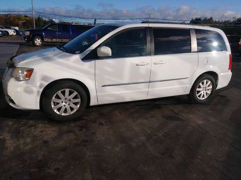 2013 CHRYSLER TOWN&COUNTRY for sale in Mount Morris, MI