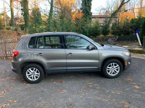 2011 VW Tiguan - cars & trucks - by owner - vehicle automotive sale for sale in Ardsley, NY