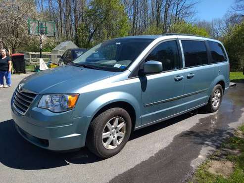 2010 Chrysler Town and Country for sale in Lancaster, NY