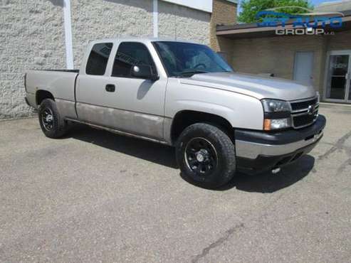 2006 Chevrolet Silverado 1500 Work Truck 4dr Extended Cab 4WD 6.5 ft. for sale in Cambridge, OH