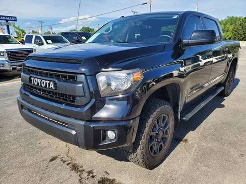 2015 Toyota Tundra 4WD Truck CrewMax 5.7 Awesome Rates for sale in Lees Summit, MO