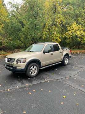 2007 Ford Explorer ~ No Rust - cars & trucks - by owner - vehicle... for sale in Wyoming , MI