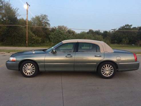 2004 Lincoln Town Car (Low Miles) for sale in Pittsburg, KS