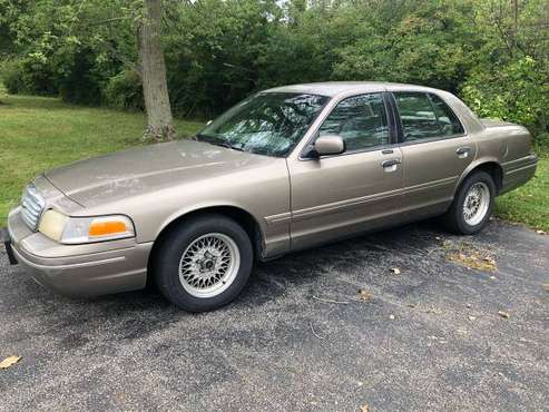 California rust free Ford Crown Victoria 2002 for sale in Sheffield Lake, OH