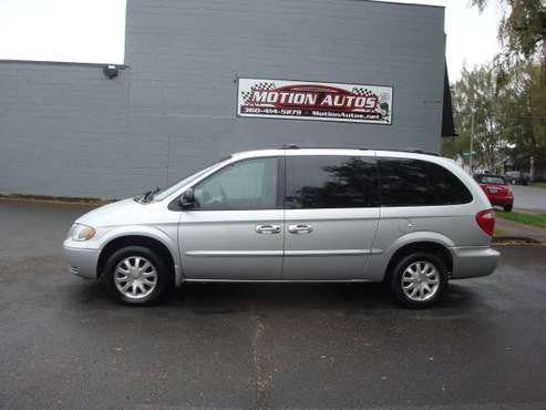 2002 CHRYSLER TOWN AND COUNTRY MINI VAN V6 AUTO ALLOYS 3-SEATS for sale in LONGVIEW WA 98632, OR
