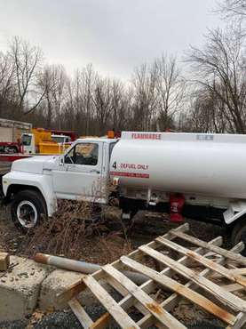 1986 FORD F700 TANKER TRUCK - cars & trucks - by owner - vehicle... for sale in Cheshire, CT