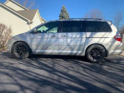 Honda Odyssey Touring - cars & trucks - by owner - vehicle... for sale in 60060, IL