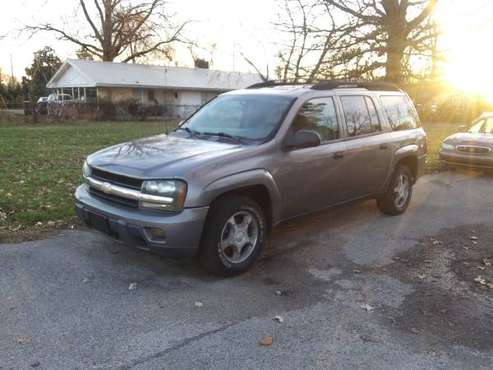 2006 chevy trailblazer ext - cars & trucks - by dealer - vehicle... for sale in Jeffersonville, KY
