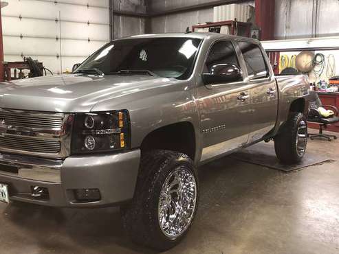 2009 Chevy 1500 - cars & trucks - by owner - vehicle automotive sale for sale in Waverly, IL
