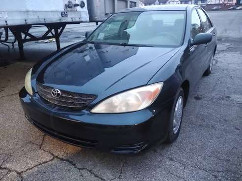2002 Toyota Camry LE AT AC CD Heat $2995 - cars & trucks - by dealer... for sale in Columbus, OH