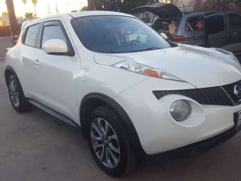 2013 Nissan Juke fully loaded sunroof leather seat navigation back for sale in North Hollywood, CA