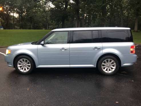 2009 Ford Flex SEL A MUST SEE!!FINANCING AVAILABLE!! for sale in Rock Island, IA