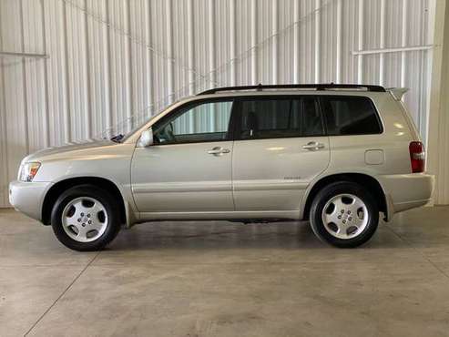 2007 Toyota Highlander Limited V6 4X4 - 3rd Row Seating!! - cars &... for sale in La Crescent, WI