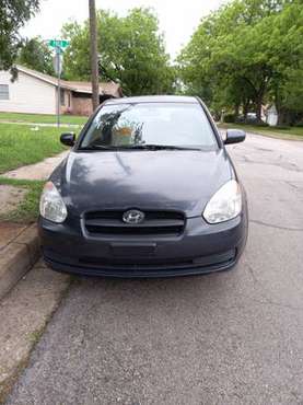 Low milage 2010 Hyundai accent for sale in Cleburne, TX