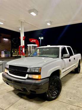 2004 Chevrolet Silverado 2500 **4X4** - cars & trucks - by owner -... for sale in Palatine, IL