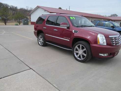 2007 Cadillac Escalade 7 passenger SUV (REDUCED) - cars & trucks -... for sale in Council Bluffs, IA