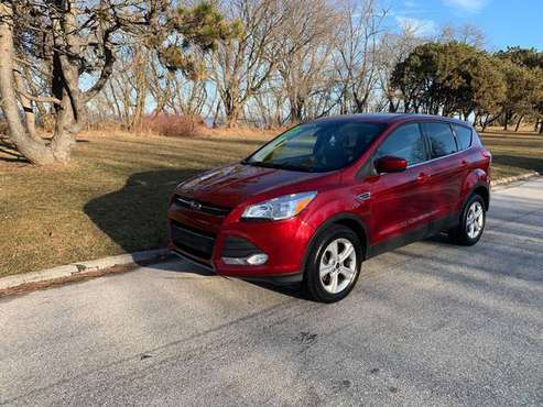 2016 Ford Escape SE 4WD / Low Mileage - cars & trucks - by dealer -... for sale in Cudahy, WI