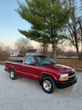2002 Chevy S-10 5 SPEED MANUAL - cars & trucks - by dealer - vehicle... for sale in Saint Clair, MO