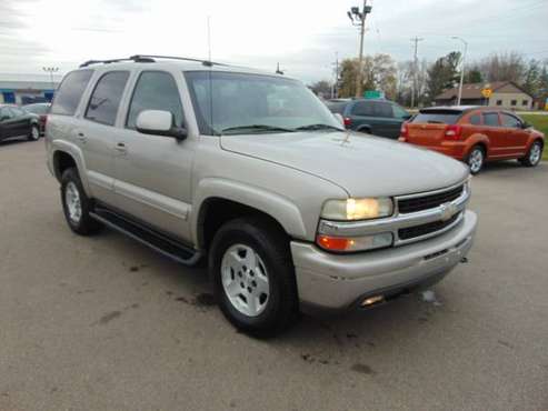 2004 CHEVY TAHOE LT 3RDROW 4DR 4X4 DVD V8 MOONROOF XCLEAN RUNS NEW... for sale in Union Grove, IL