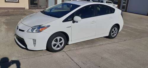 2015 Toyota Prius 2>>One Owner - cars & trucks - by dealer - vehicle... for sale in BLUE SPRINGS, MO