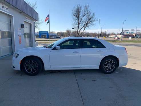 2017 Chrysler 300 - cars & trucks - by owner - vehicle automotive sale for sale in Vesta, MN