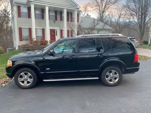 2004 Ford Exlporer 4x4 - 100th Anniversary Edition - cars & trucks -... for sale in Falls Church, District Of Columbia