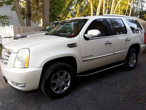*NEG/OBO*CADILLAC ESCALADE LOADED DVD TV,LEATHER.SUNROOF,ALLOYS,AWD for sale in Brightwaters, NY