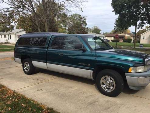 1998 Dodge Ram 1500 Truck 2WD Club Cab - cars & trucks - by owner -... for sale in Villa Park, IL