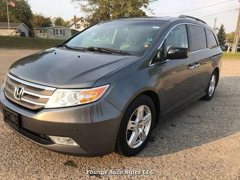 2012 Honda Odyssey Touring Elite 5-Speed Automatic - cars & trucks -... for sale in Fort Atkinson, WI