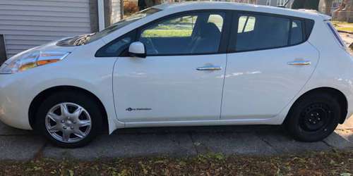 2015 Nissan Leaf (fully electric) - cars & trucks - by owner -... for sale in Kenosha, WI
