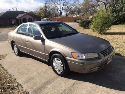 1999 Toyota Camry LE - cars & trucks - by owner - vehicle automotive... for sale in Fort Worth, TX