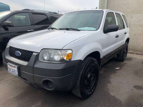 2005 FORD ESCAPE XLS 2.3L 4CYL 4WD ***1 OWNER*** - cars & trucks -... for sale in Clovis, CA