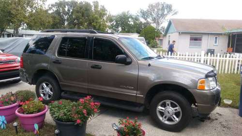 2005 Ford explorer xlt 4wd for sale in New Port Richey , FL
