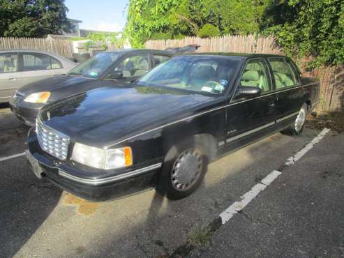 1999 CADILLAC DEVILLE NEEDS AN ENGINE for sale in Hicksville, NY