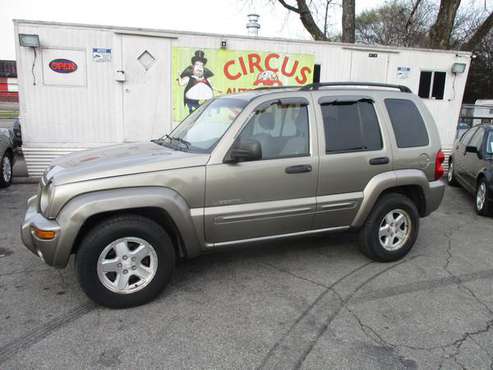 2004 Jeep Liberty Limited 4x4 - cars & trucks - by dealer - vehicle... for sale in Louisville, KY