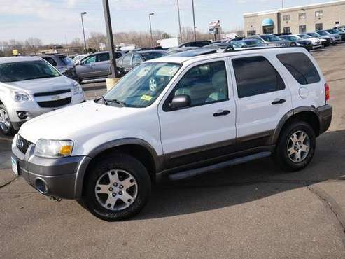 2005 Ford Escape XLT LOW MILES AND READY TO GO DRIVE FOR ONLY - cars for sale in Minneapolis, MN