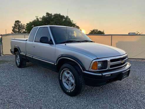 1996 S10 Ext Cab LS❗️❗️Clean title/Carfax❗️❗️4X4 - cars & trucks -... for sale in El Paso, TX