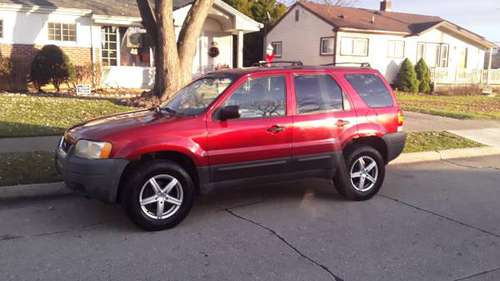 2005 Ford Escape - cars & trucks - by owner - vehicle automotive sale for sale in Garden City, MI