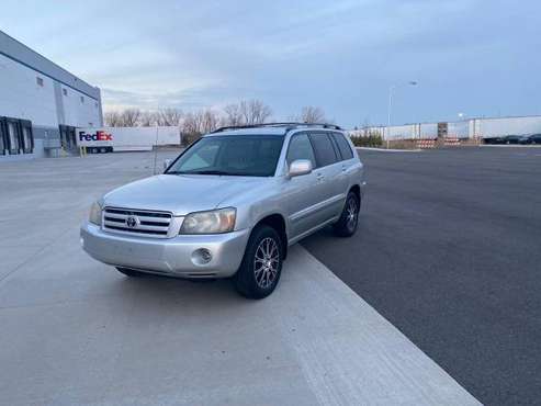 2004 Toyota Highlander - cars & trucks - by dealer - vehicle... for sale in Lake Bluff, IL