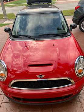 Mini Cooper S Hardtop Low Miles - cars & trucks - by owner - vehicle... for sale in Miami, FL