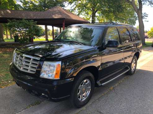 2002 CADILLAC ESCALADE LUXURY..ALL WHEEL DRIVE.. 6.0 L V8 for sale in Holly, MI