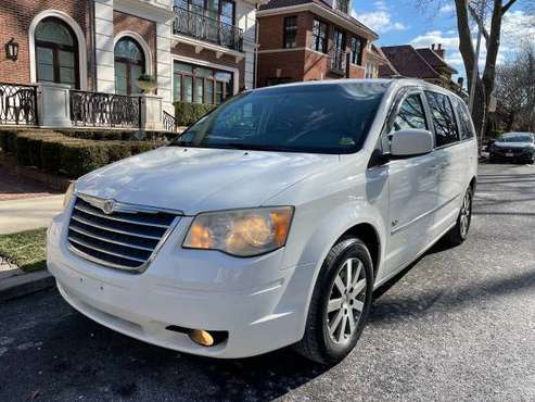 2009 Chrysler Town & Country Touring for sale in Brooklyn, NY