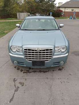 Priced To Sell(OBO)2008 Chrysler 300 HEMI 6.7L (2 OWNERS!)No... for sale in Davenport, IA